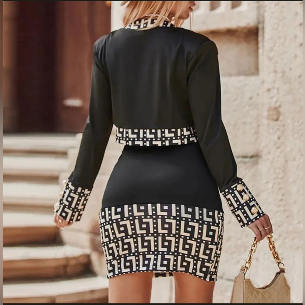Elegant Black and White Patterned Skirt Suit - Picture 3 of 3